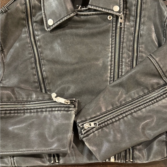 Zara Worn Effect Faux Leather Cropped Biker Moto Jacket Gray S - Picture 11 of 15